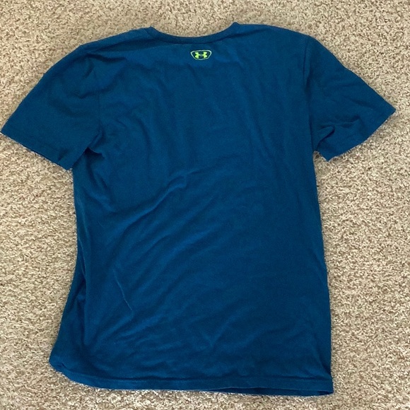 Boys Under Armour shirt - Picture 2 of 3